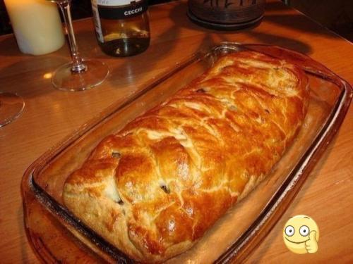 Быстрый мясной пирог с грибами.