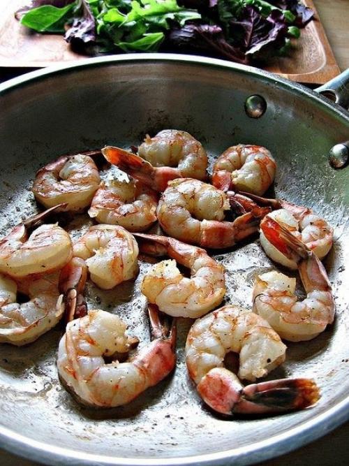 Салат с авокадо, креветками и грейпфрутом. 01