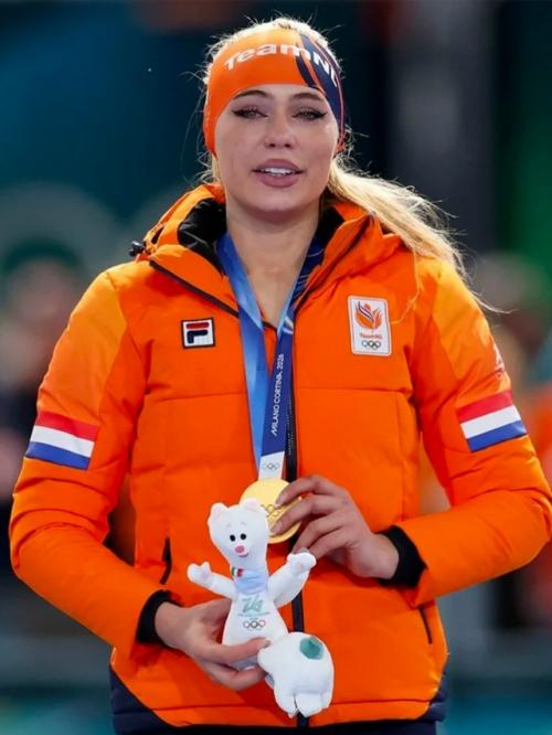 Про ту самую ютту лердам долго говорили в двух плоскостях: Самая Красивая и очень быстрая. 02