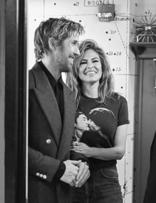 Райан гослинг и Ева мендес впервые за более чем десять лет появились на публике вместе. 01