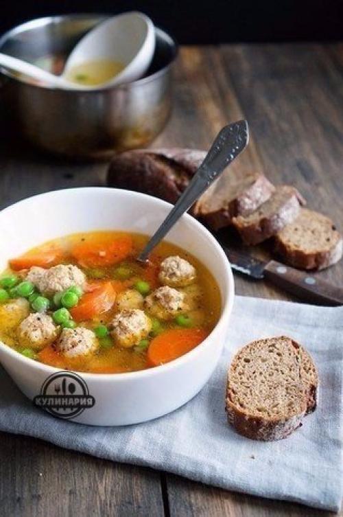Суп с фрикадельками.