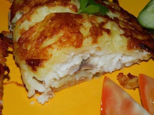 Нежнейшая рыбка в картофельной шубке.