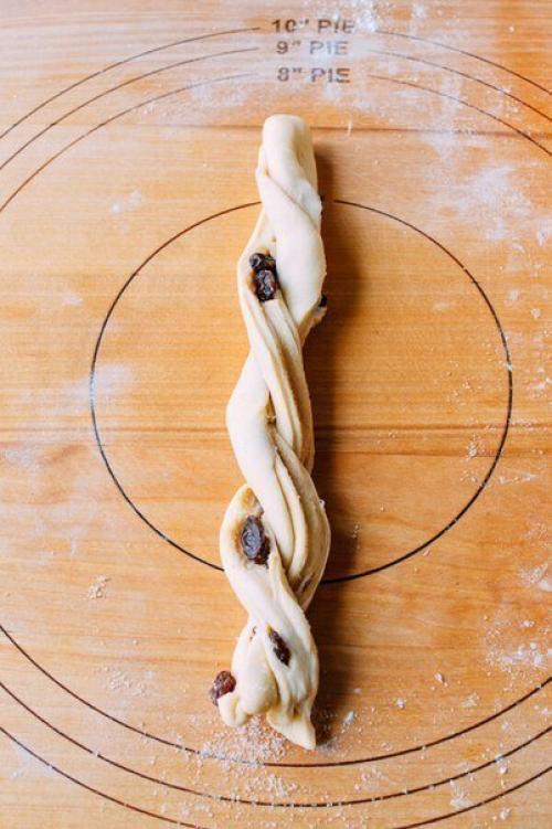 Булочки с изюмом. 06 Булочки с изюмом. 06