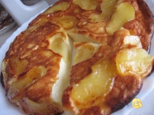 Ароматная творожная выпечка с яблоками.