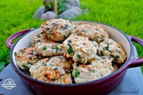 Рубленые куриные котлеты.