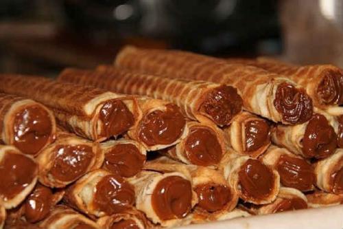 Трубочки со сгущенкой.
