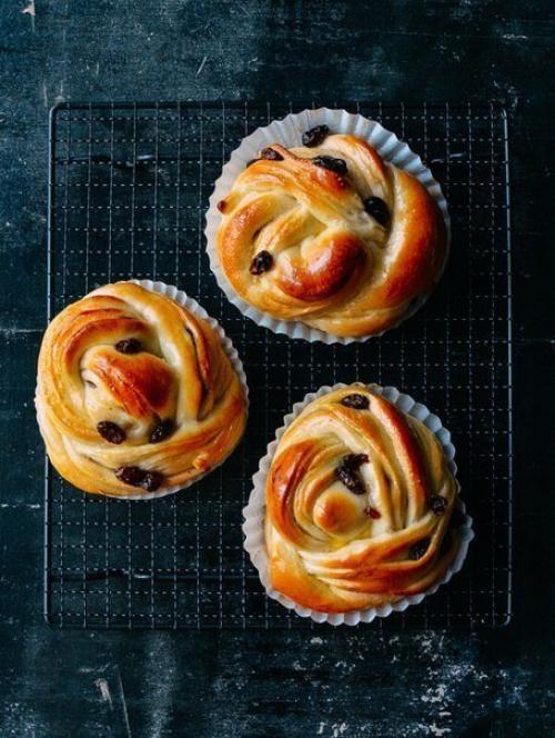 Булочки с изюмом. 01 Булочки с изюмом. 01