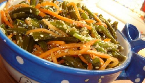 Маринованные стрелки чеснока по-корейски. Маринованные стрелки чеснока по-корейски.