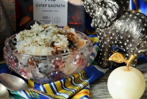 Медовый рис с сухофруктами.