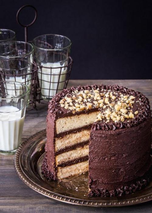 Торт банановый. Банановый торт с шоколадной глазурью.