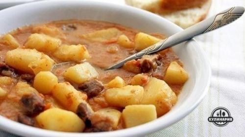 Картошечка, тушенная с мясом.