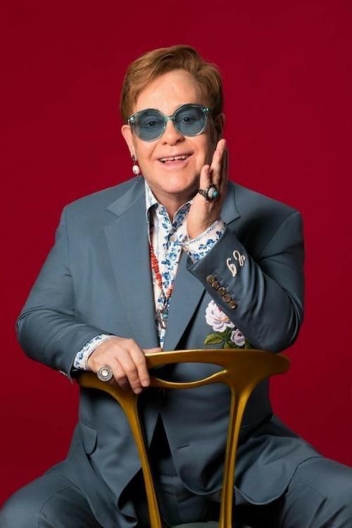 У Элтона джона серьёзно ухудшилось зрение после тяжёлой инфекции. 01