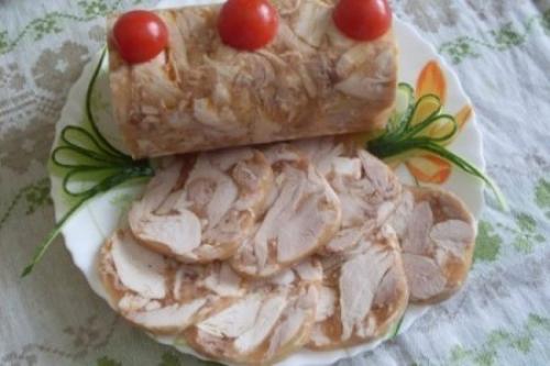 Куриный рулет в бутылке.

