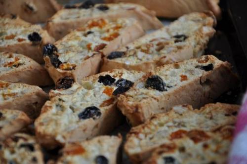 Бискотти.   Бискотти - это знаменитая итальянская сладость, которую очень легко приготовить в домашних условиях. 04