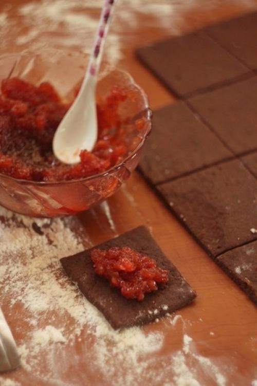 Шоколадное печенье с яблочным джемом. 05