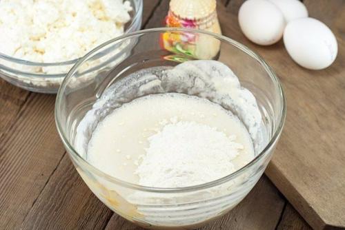 Нежная ватрушка.  Ингредиенты: 02