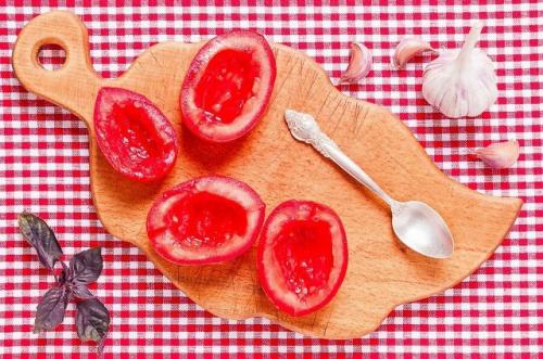 Вяленые помидоры.  Активное время готовки 20 мин+ время на запекание. 03