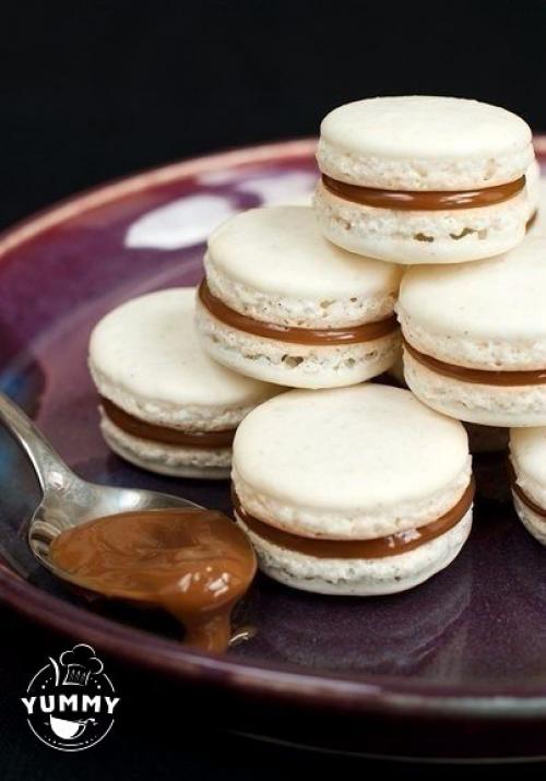 Макаруны.  Ингредиенты:   - Миндаль (очищенный) - 110 гр. 05