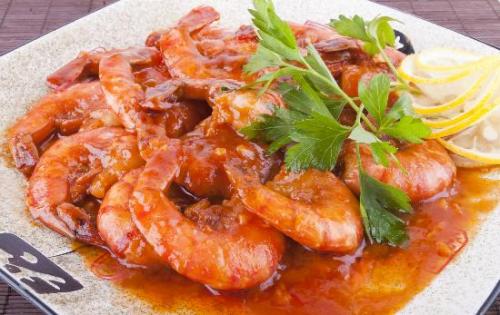 Креветки в кисло-сладком соусе.