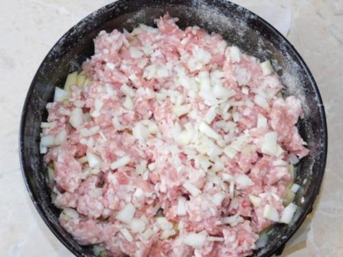 Заливной пирог с картошкой и фаршем. 02