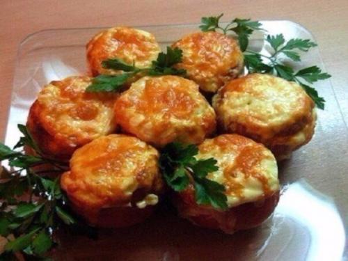 Помидоры, фаршированные курицей.