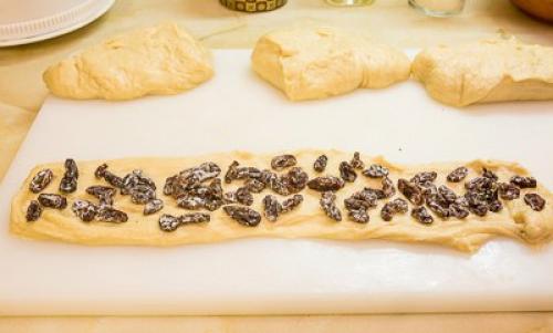 Медовый кулич.  Этот кулич уникален тем, что он печется на меду, без сахара. 03