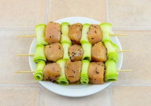 Куриные шашлычки с кабачками. 05