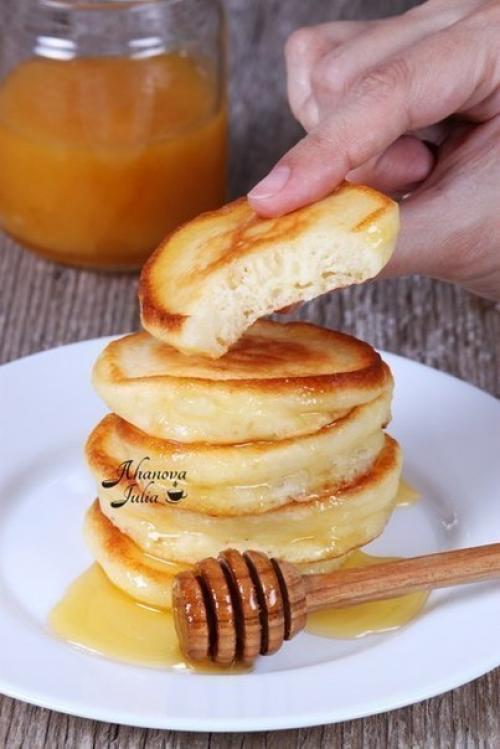 Оладьи пышные.  Очень вкусные оладьи, мои самые любимые!