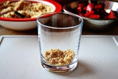 Чизкейк с клубникой без выпечки. 05