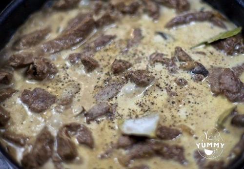 Бефстроганов с грибами и сливками. 04