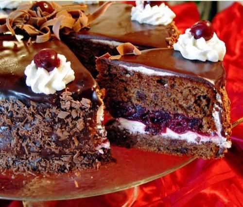 Вишневая начинка для торта. Тортики с вишнёвой начинкой: топ - 9 самых вкусных.