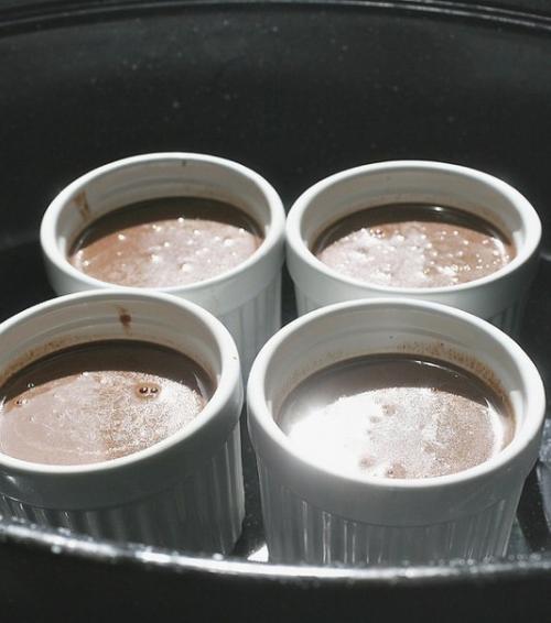 Шоколадный пудинг.  Отличный рецепт приготовления десерта из шоколада, яиц и молока. 06