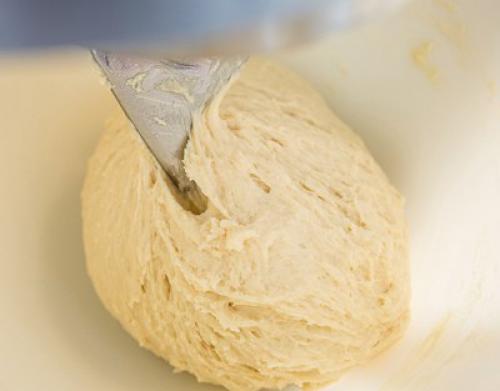 Медовый кулич.  Этот кулич уникален тем, что он печется на меду, без сахара. 02