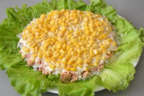 Салат с горбушей Ромашковое Поле. 02