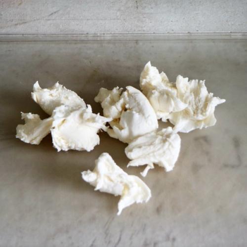 Капрезе.  Ингредиенты:   Помидоры - 200 г. 02