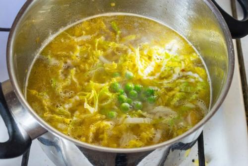 Суп - бульон с грудинкой и пекинской капустой. 07 Суп - бульон с грудинкой и пекинской капустой. 07