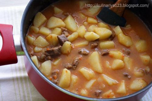 Картошечка, тушенная с мясом (как в д/садике). 08