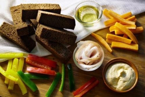 Чесночные гренки.  Ингредиенты: 01