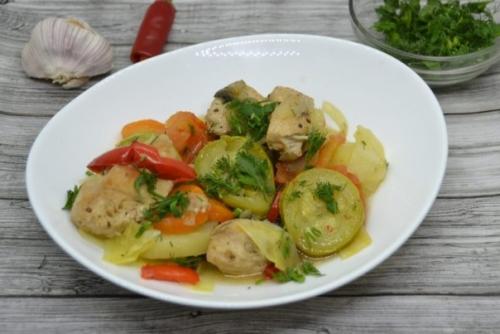 Думляма.  Ингредиенты:  Курица - 600-800 грамм.