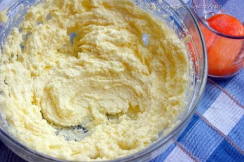 Миндальный кекс на желтках. 01