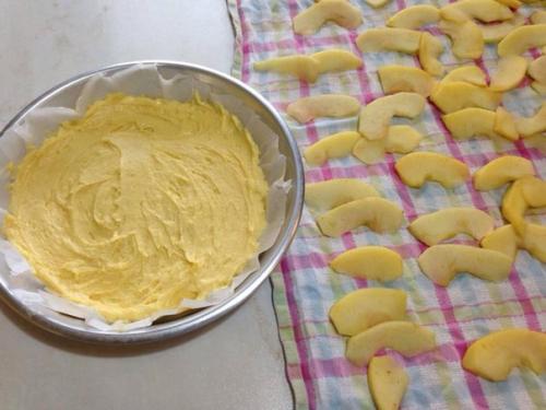 Оpигиhaльная яблочная шaрлotka. 02