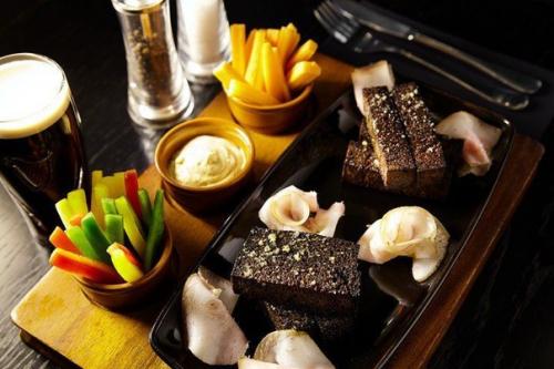 Чесночные гренки.  Ингредиенты: