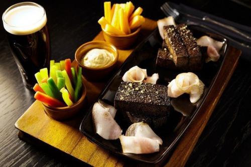 Чесночные гренки.  Ингредиенты: 06