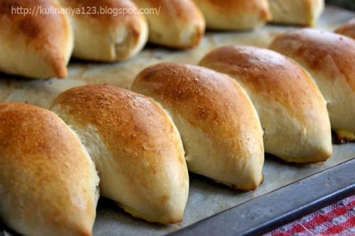 Бульон с яичными хлопьями + пирожки. 08