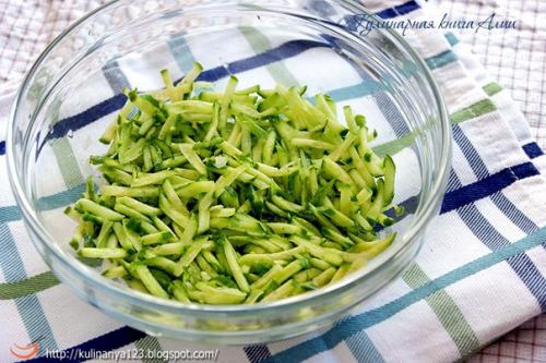 Салат Вкусный.  Для салата понадобится: 02