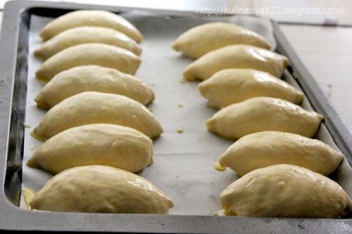 Бульон с яичными хлопьями + пирожки. 07