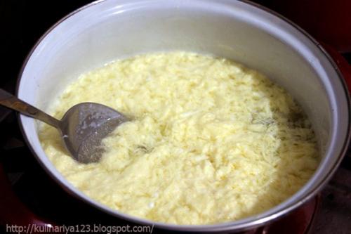 Бульон с яичными хлопьями + пирожки. 02