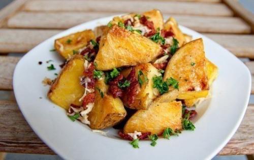 Запеченный картофель с мясом.