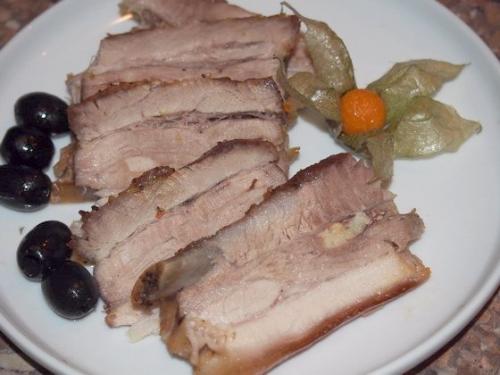 Свиная грудинка запеченная в лимонном маринаде.