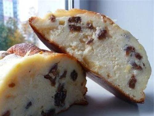 Творожная запеканка с изюмом.